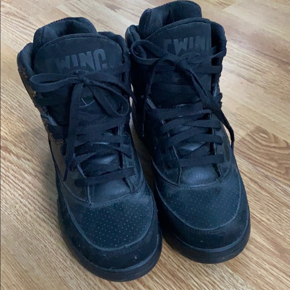 Ewing sneakers